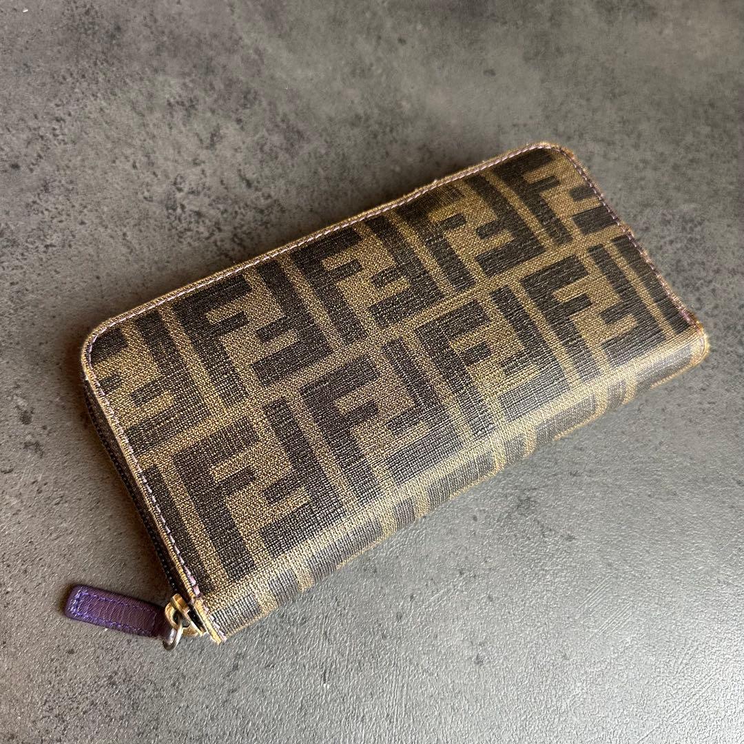 FENDI ズッカ柄　長財布 ラウンドファスナー　ラウンドジップ 内側パープル