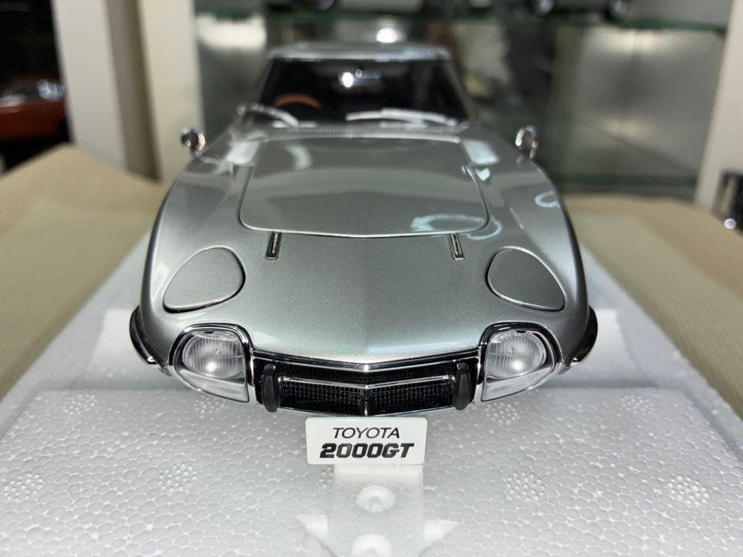 オートアート 1/18 トヨタ 2000GT(シルバー)