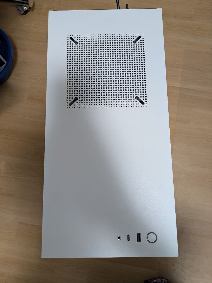 ホワイトゲーミングPC