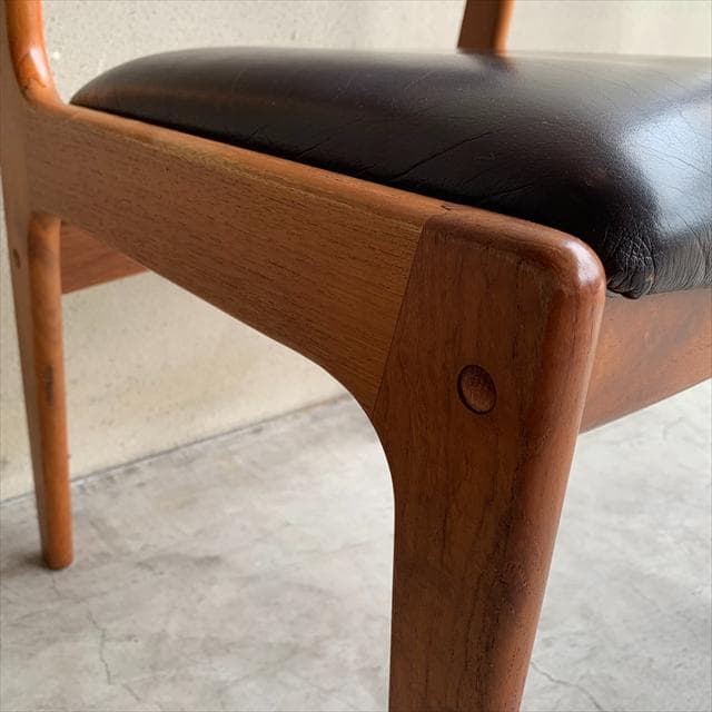 デンマークd-scanのヴィンテージチークフレームダイニングチェア