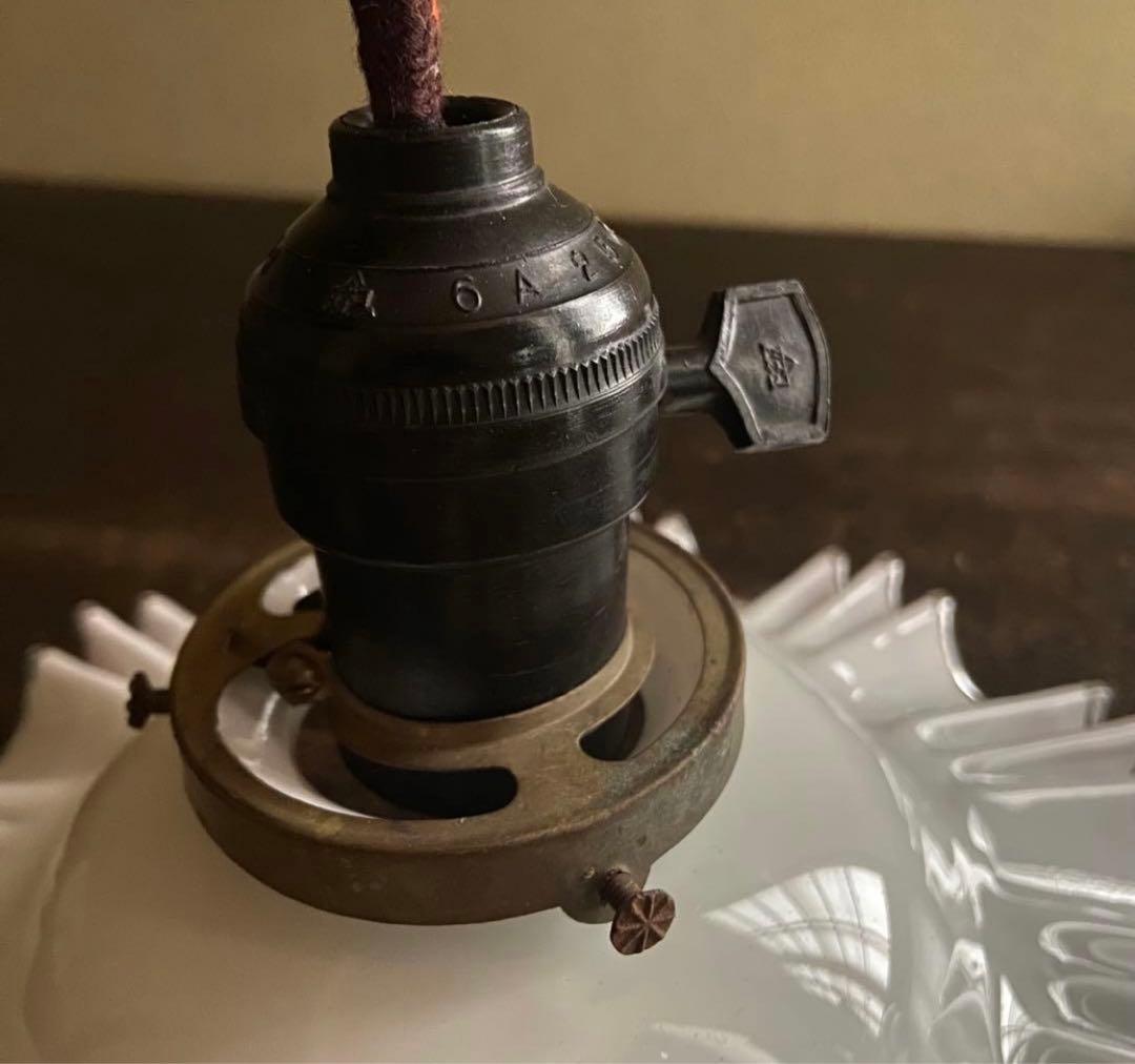 アンティーク　大正ガラス　ランプシェード　乳白にピンク暈し　フリル