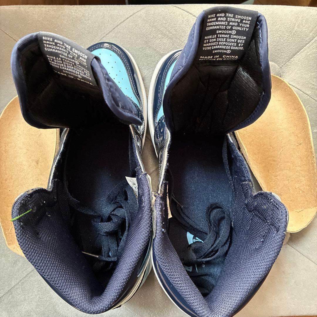 Nike WMNS AIR JORDAN 1 HIGH UNC パテント　レザー