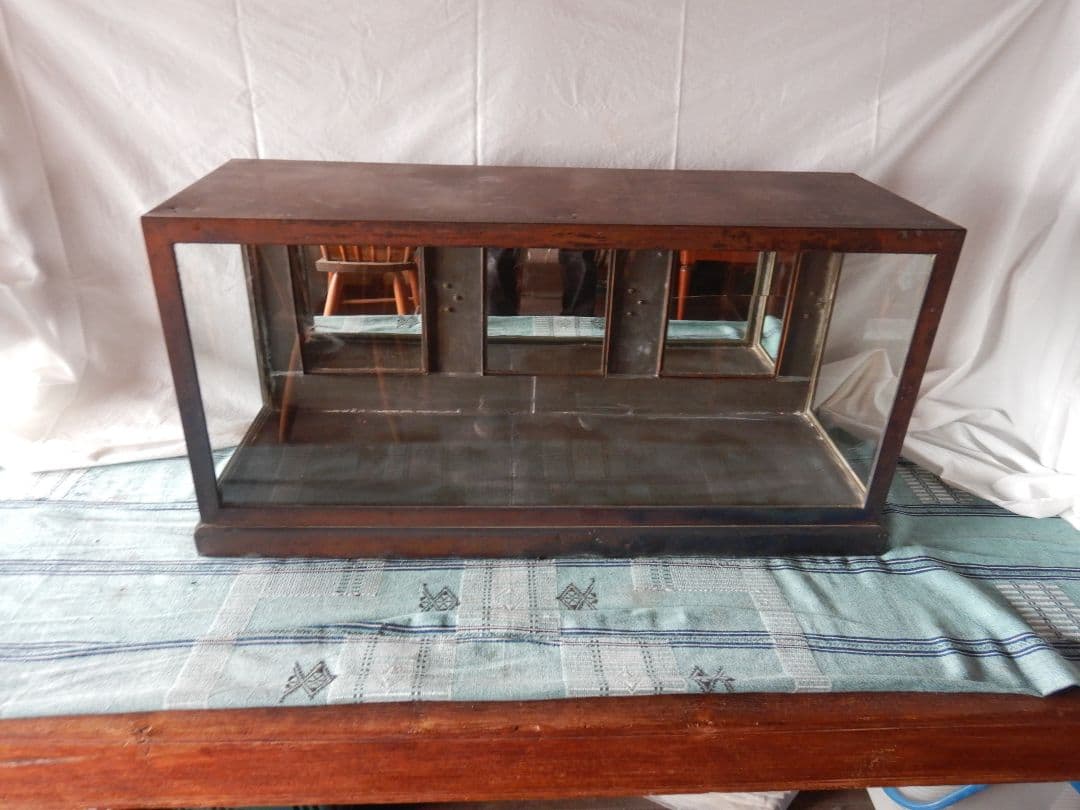 昭和レトロな銅板張り　陳列棚　ショーケース