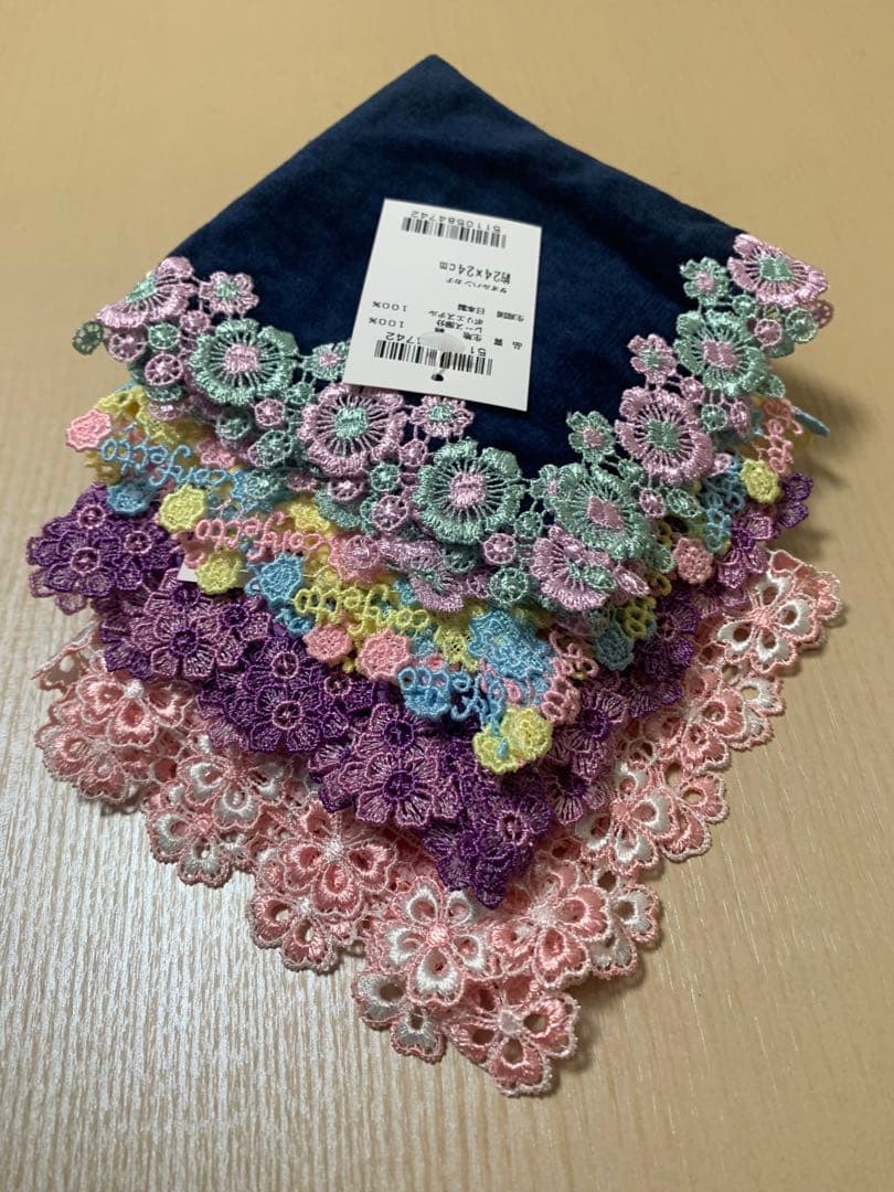 【新品•未使用品】　近沢レース　タオルハンカチ　4枚セット