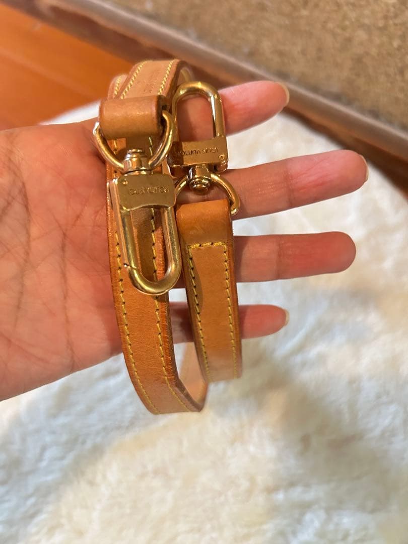 LOUIS VUITTON ヌメ革ショルダーストラップ 100センチ