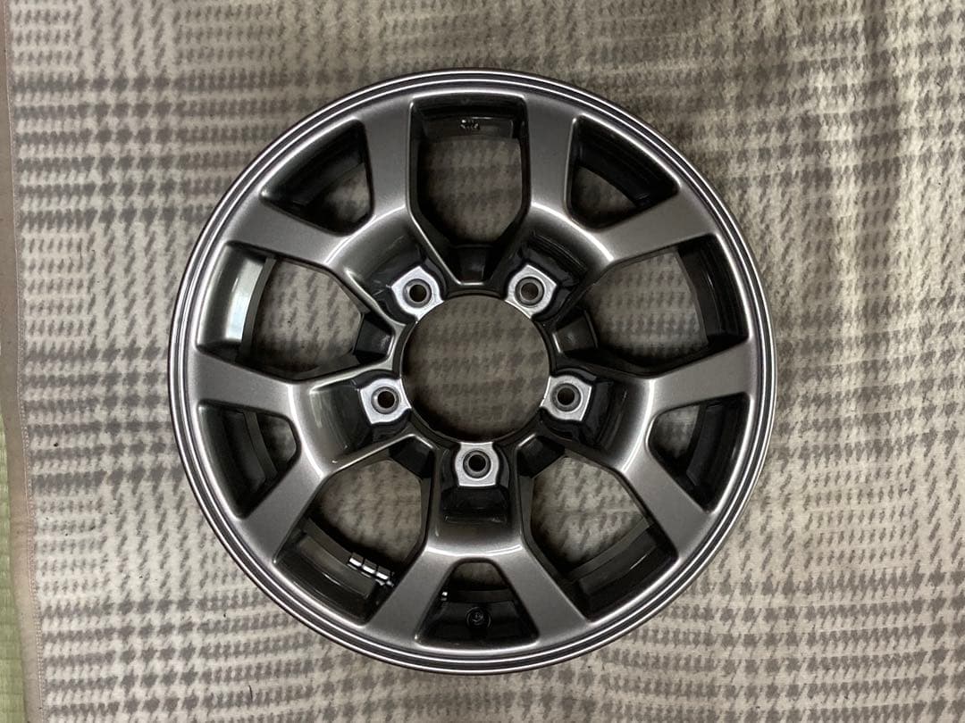 【送料込み】スズキ ジムニーシエラ 15インチ純正アルミホイール4本 新車外し