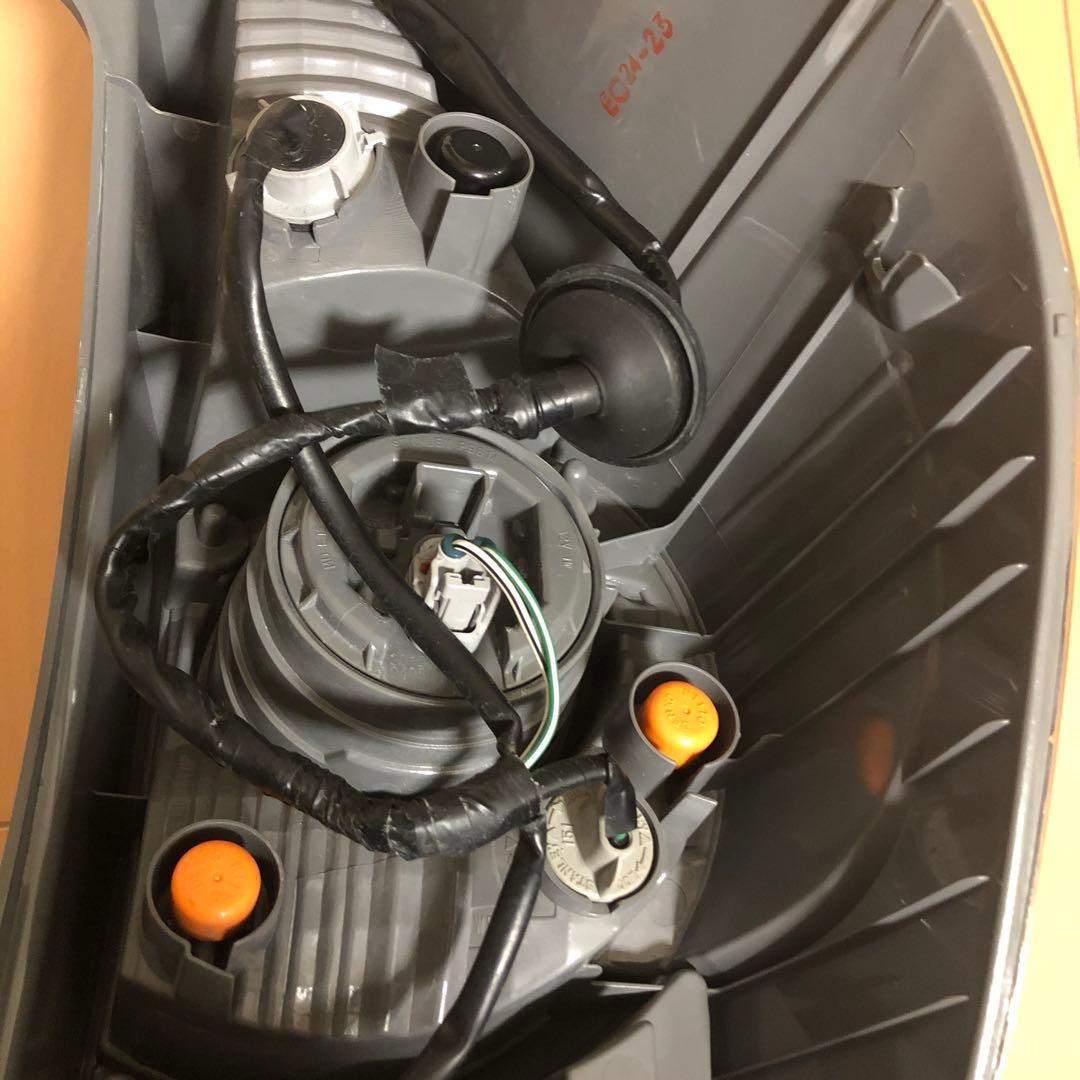 アクア　テールランプ　NHP10 純正