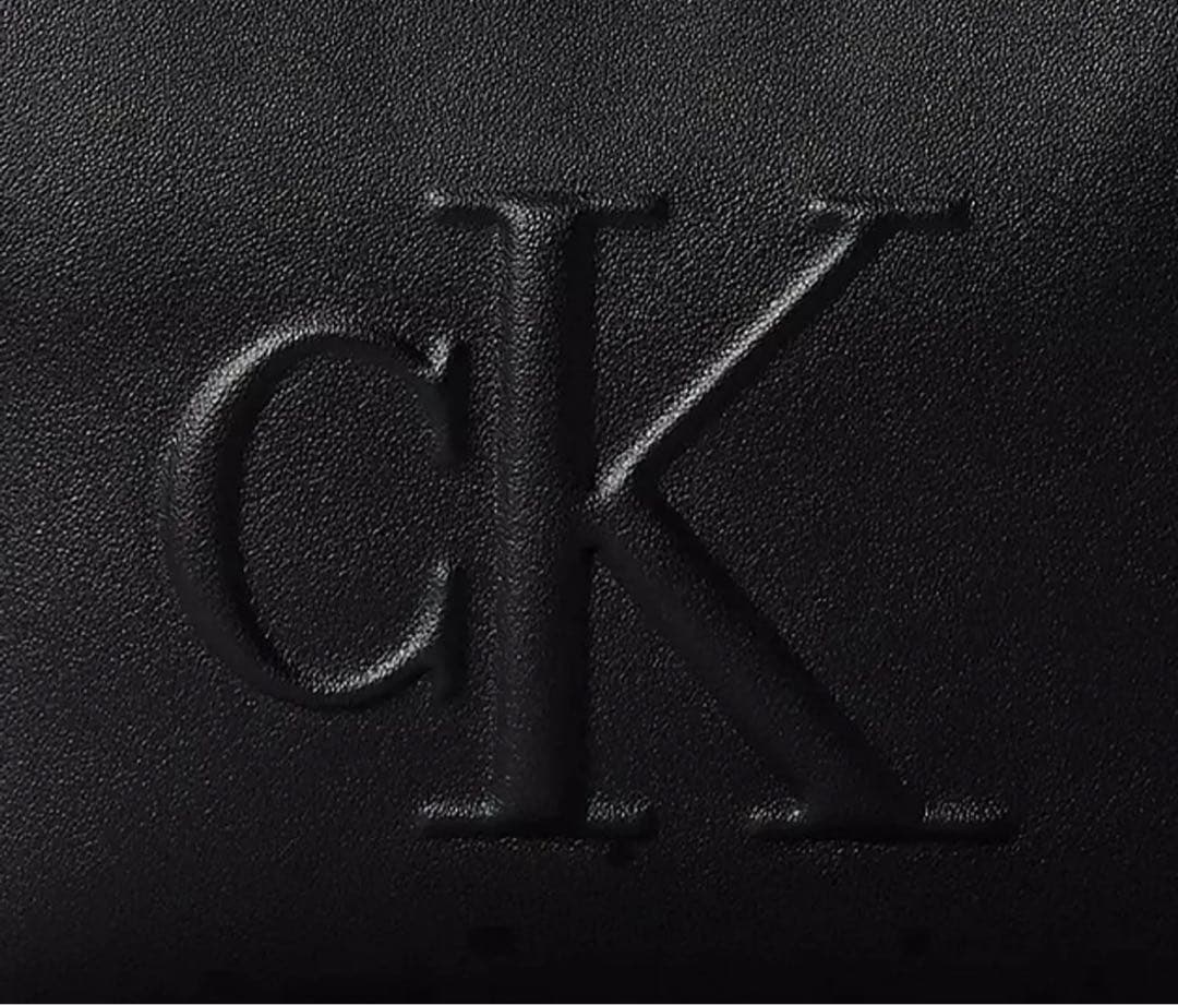 cK ブラック ショルダーバッグ