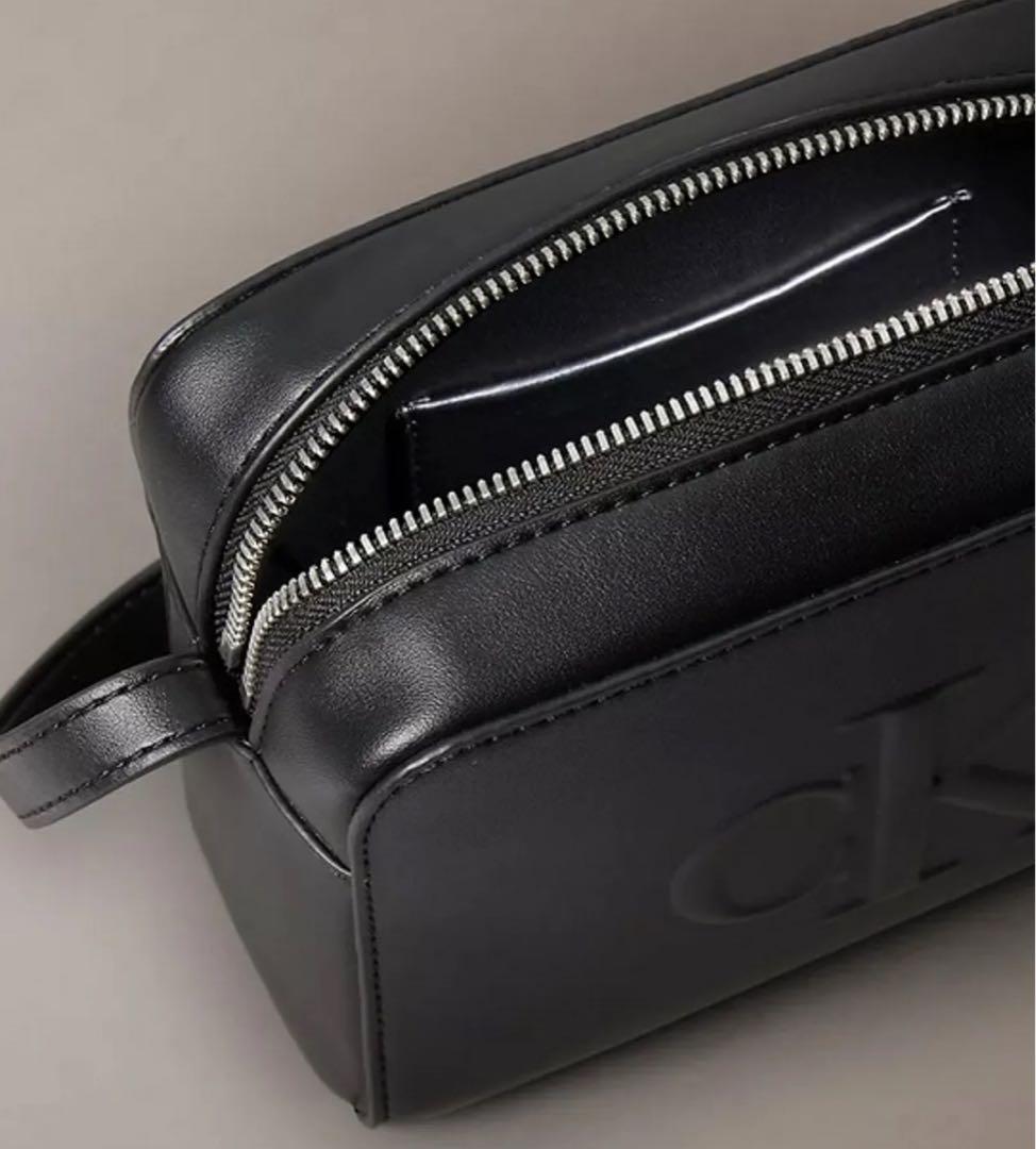 cK ブラック ショルダーバッグ