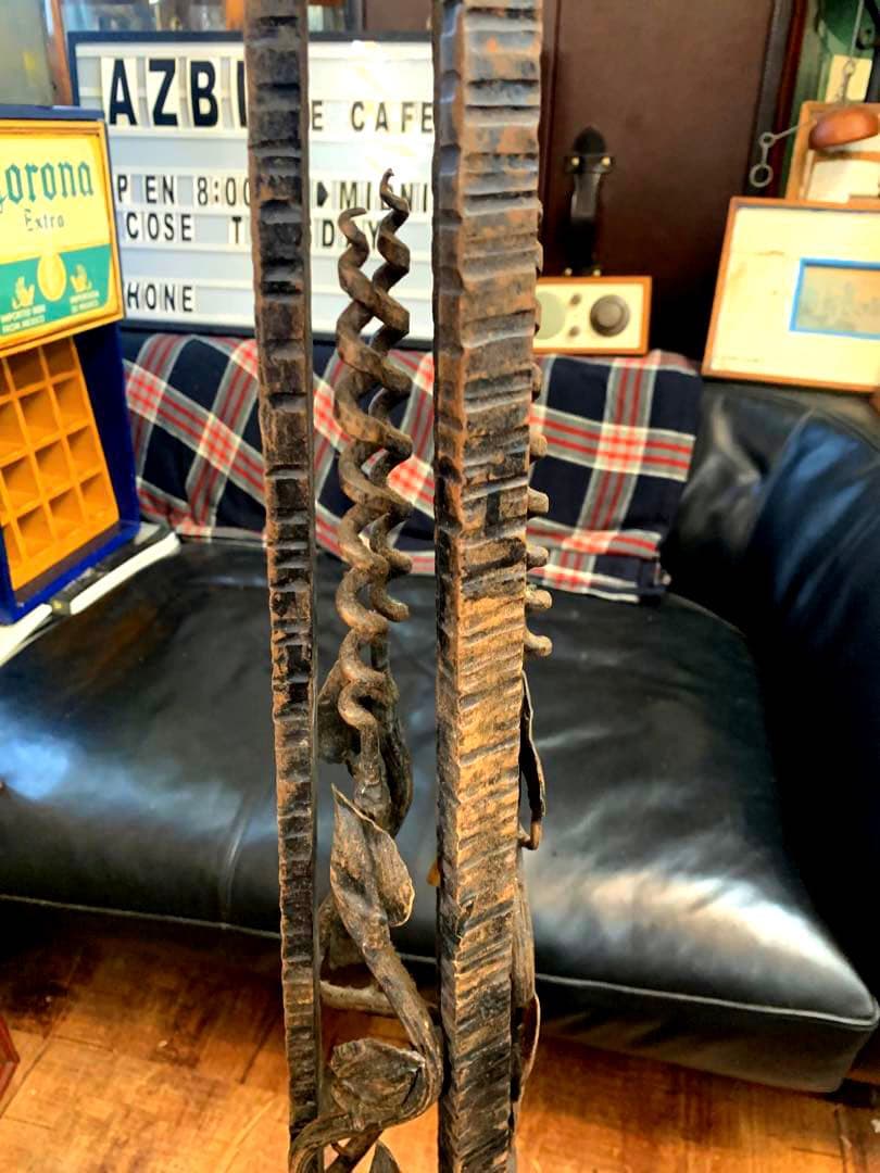 ヴィンテージ　アイアンモニュメント