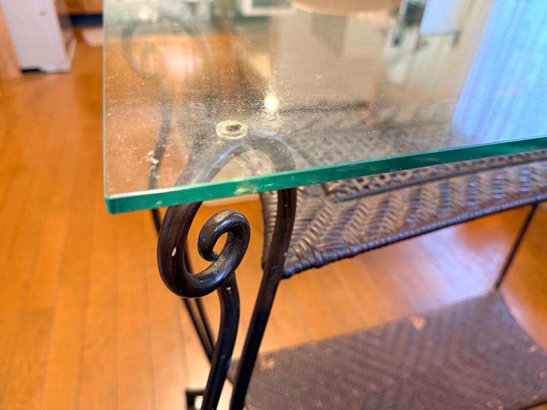 ⭐️猫脚可愛い⭐️ガラス天板のアイアンテーブル(引取り限定).