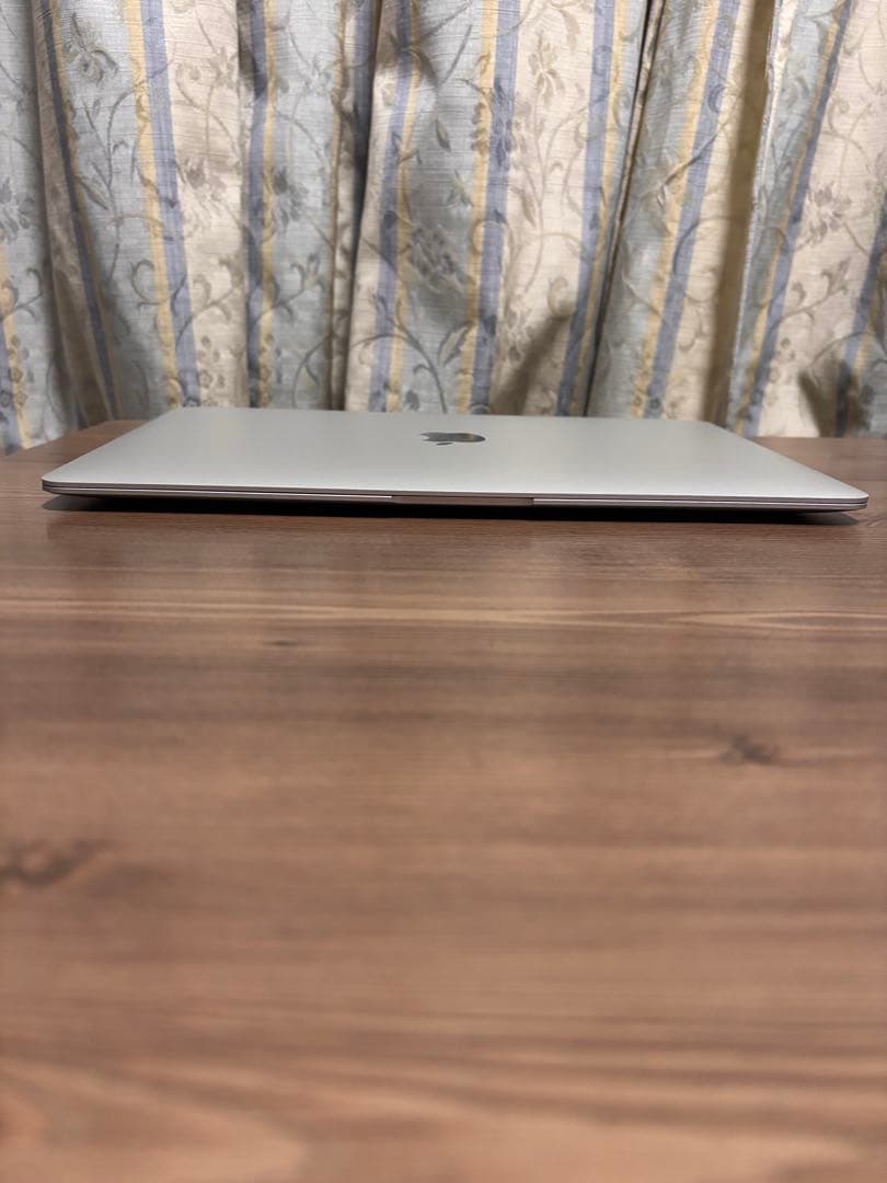 MacBook Air M1 8GB/256GB/シルバー/バッテリー92%
