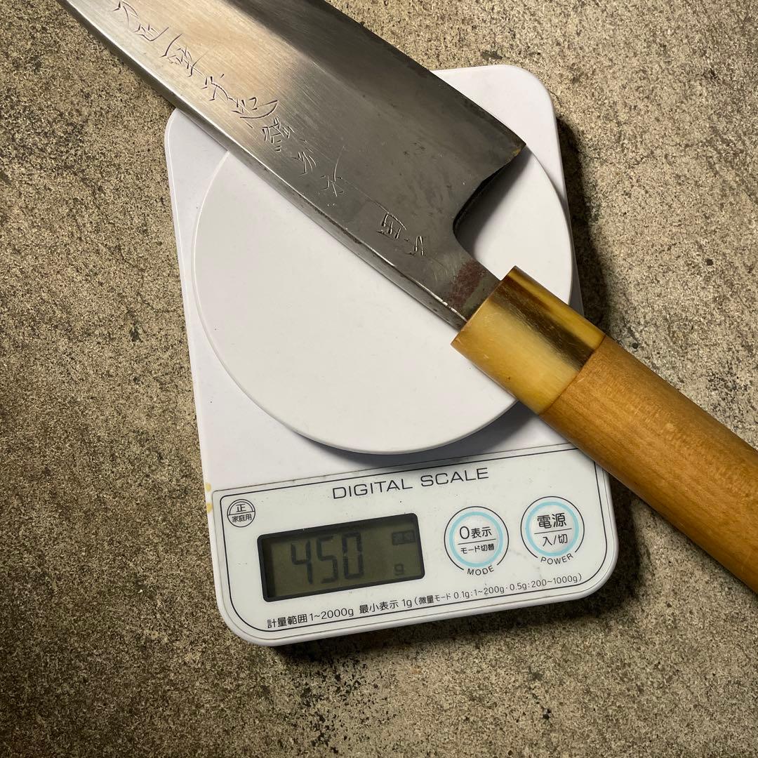 【一竿子忠綱】出刃包丁 刃渡21.6㎝ 全長37.5㎝ 峰厚9㎜ 重さ450g