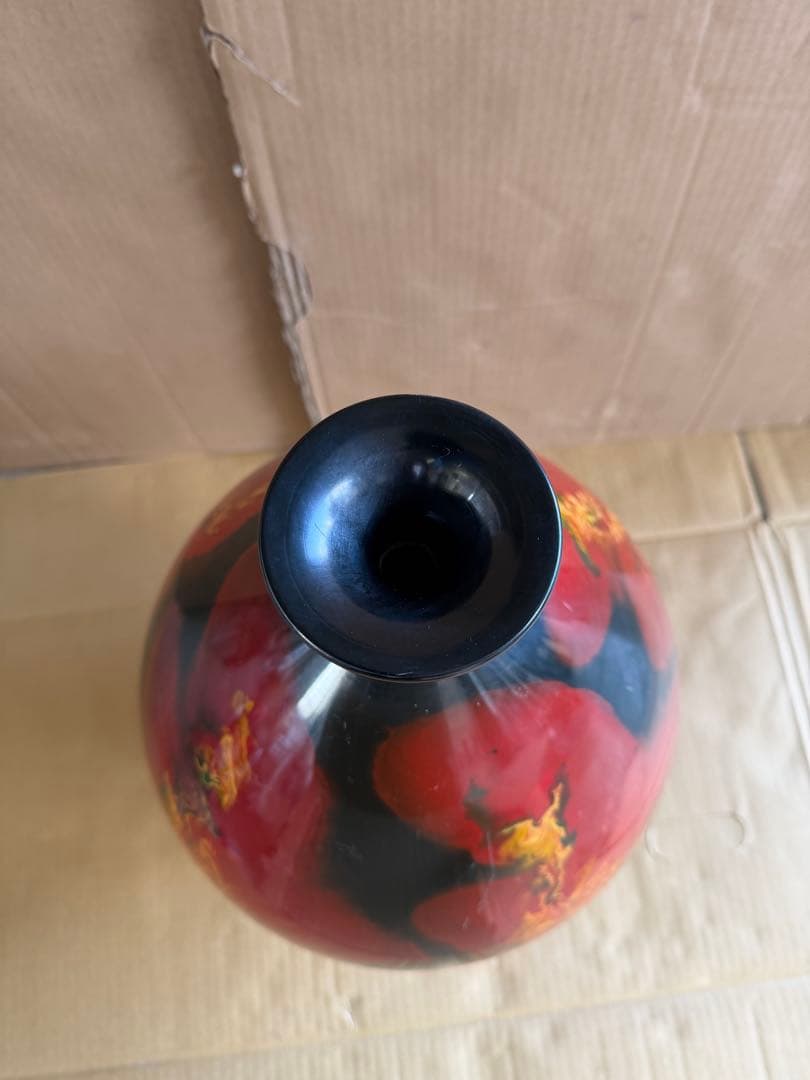 陶器製 赤黒グラデーション花瓶 高さ約30cm
