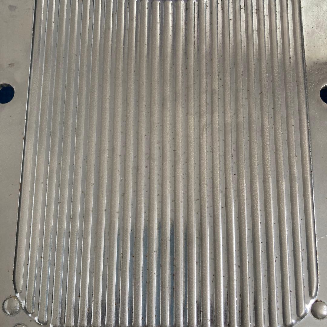 ハーレーショベルヘッド　FLH シート下　フレームカバー