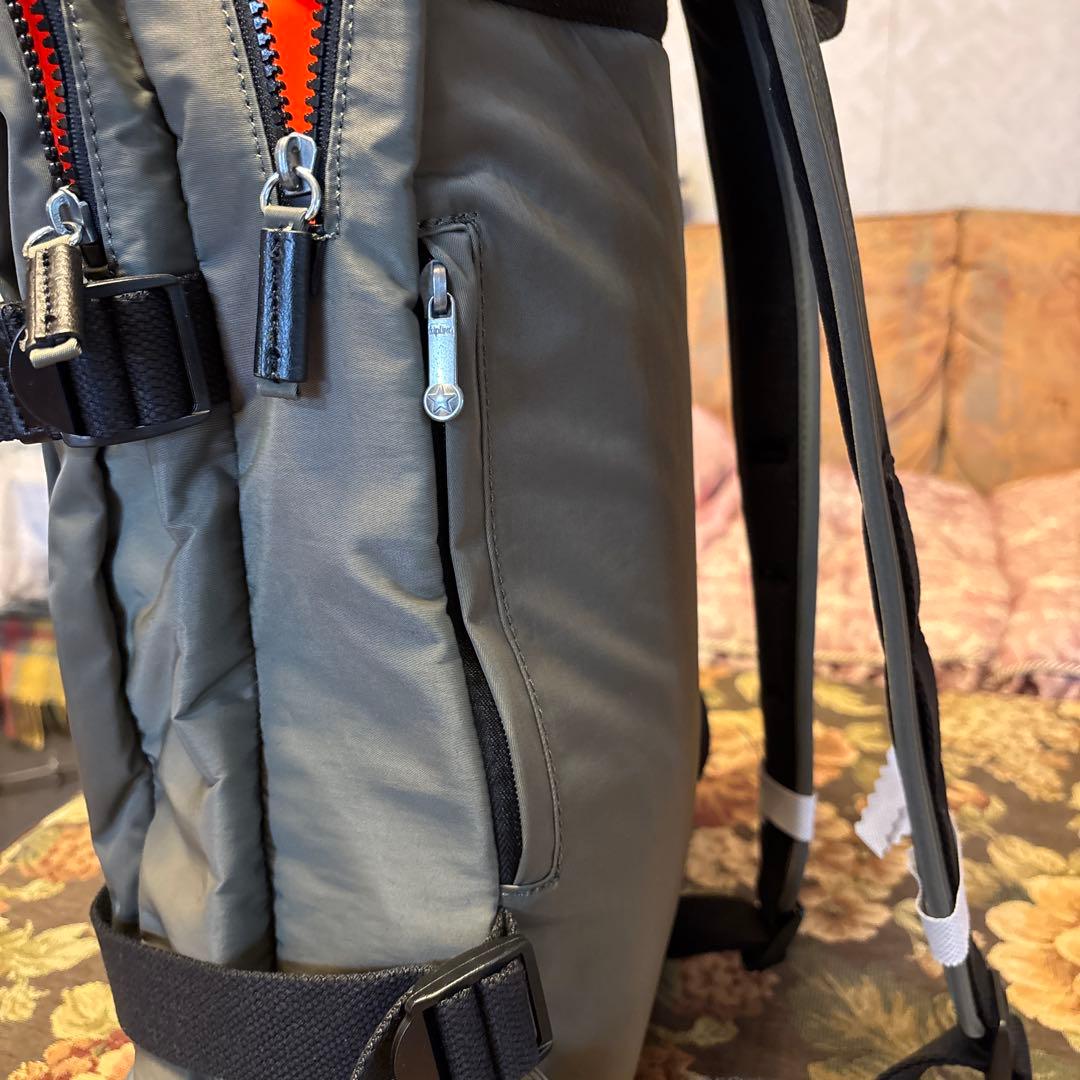 オリーブグリーン バックパック