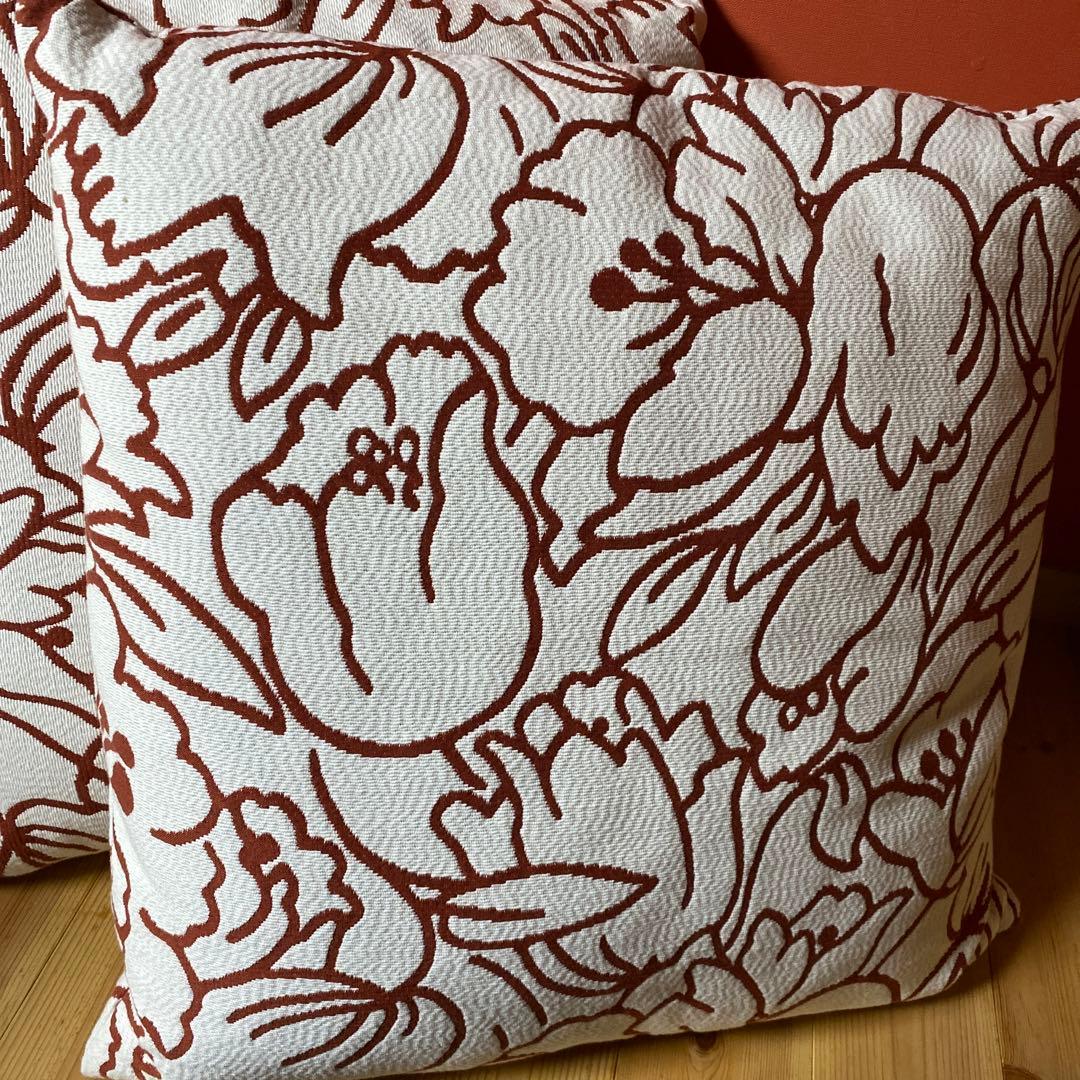 エスティック　羽毛　フェザークッション　60✖️60センチ　高級クッションカバー