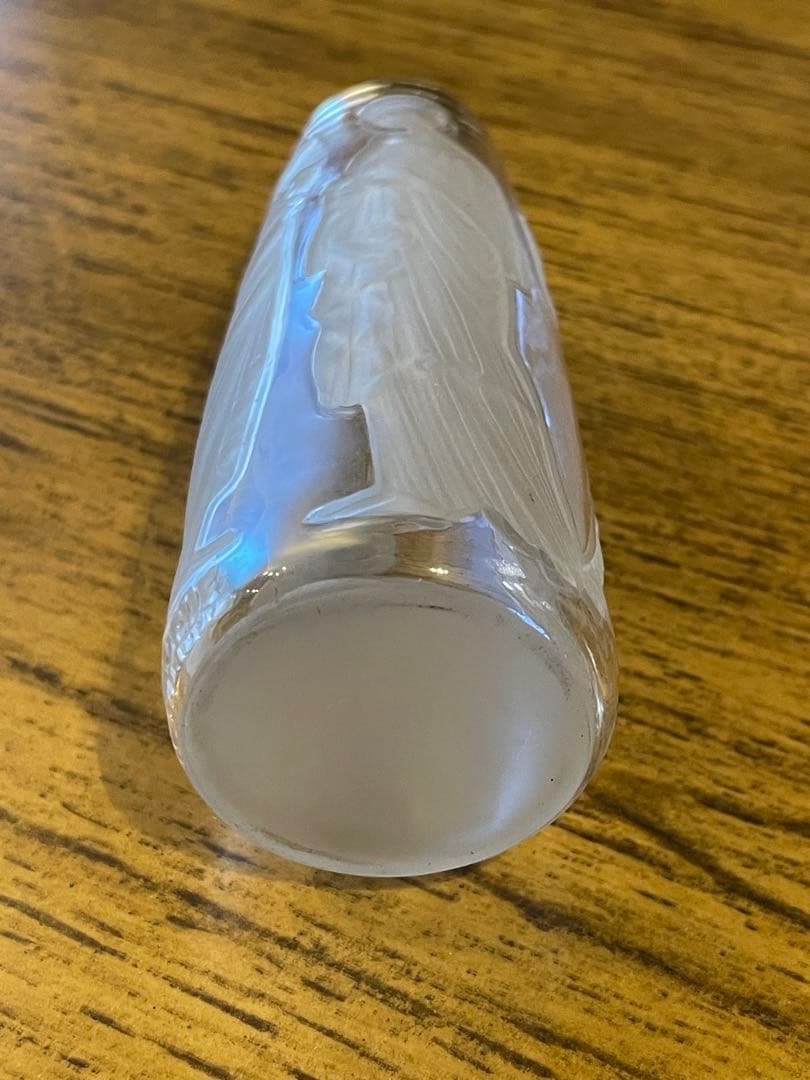 ラリック　ガラス花瓶　一輪挿し？　LALIQUE