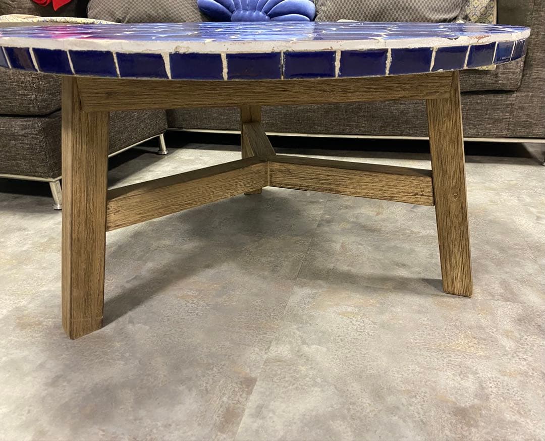 おしゃれなモザイクテーブル