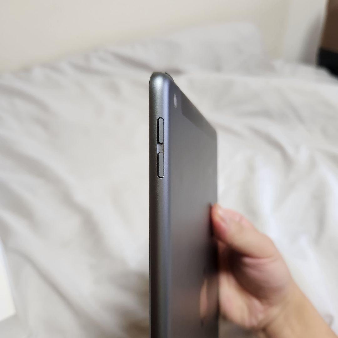 Apple iPad 第7世代 バッテリー容量100% SIM フリー