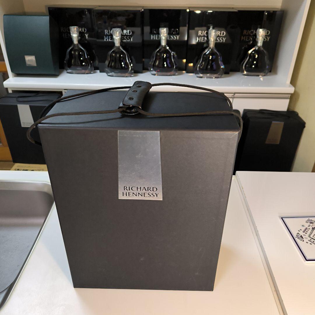 こだ 正規品のヘネシー リシャール、未開封、専用箱、外箱 、カード付き