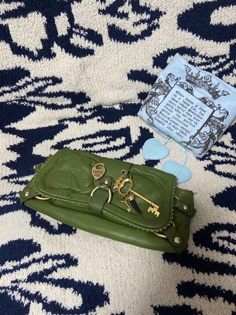 未使用JuicyCoutureジューシークチュール★クラッチバッグ★チャーム付