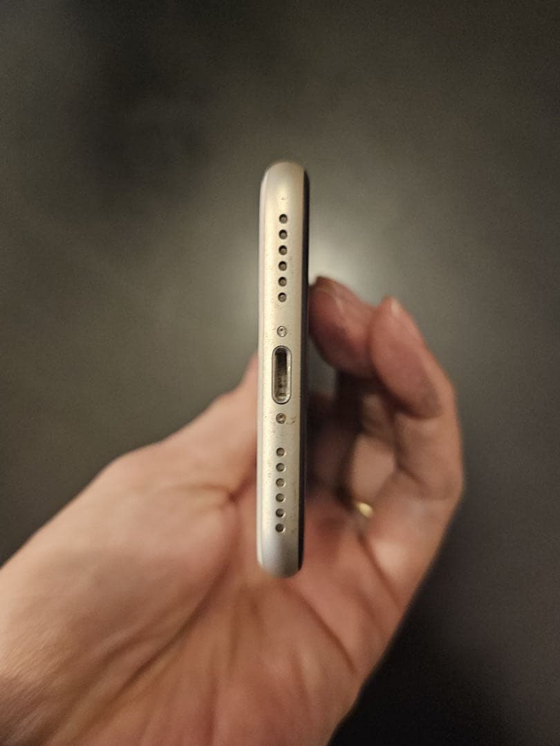 Iphone SE3 64g ホワイト