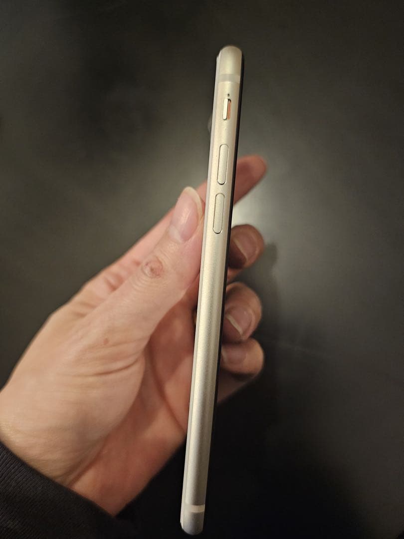 Iphone SE3 64g ホワイト