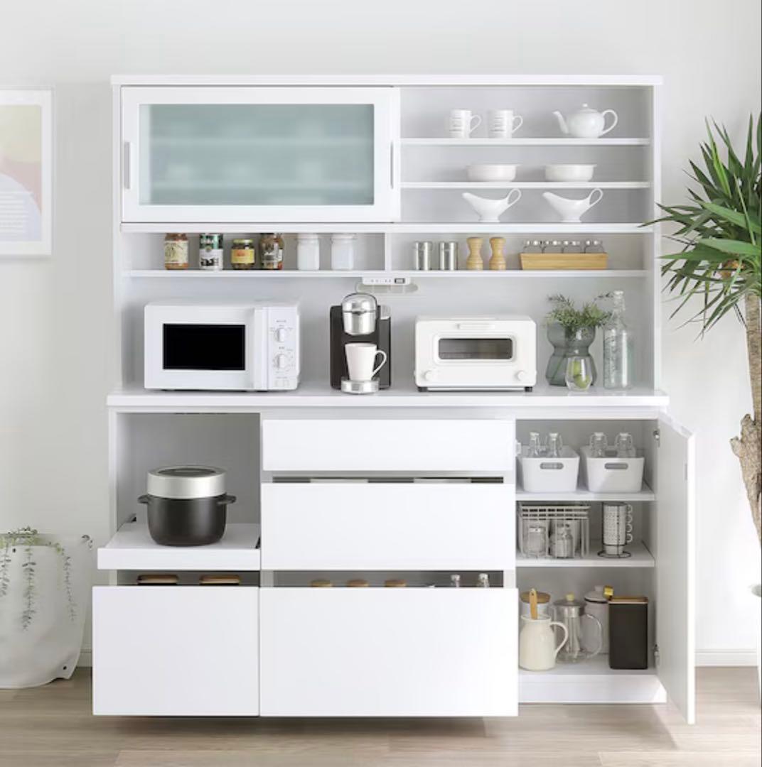 鏡面仕様のキッチンボード引戸タイプ(幅159.5㎝)ニトリ