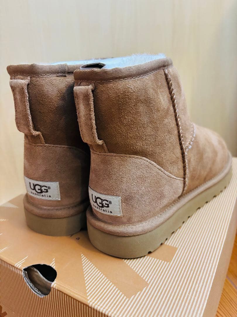 UGG クラシックミニ　ブーツ　 Chestnut W7