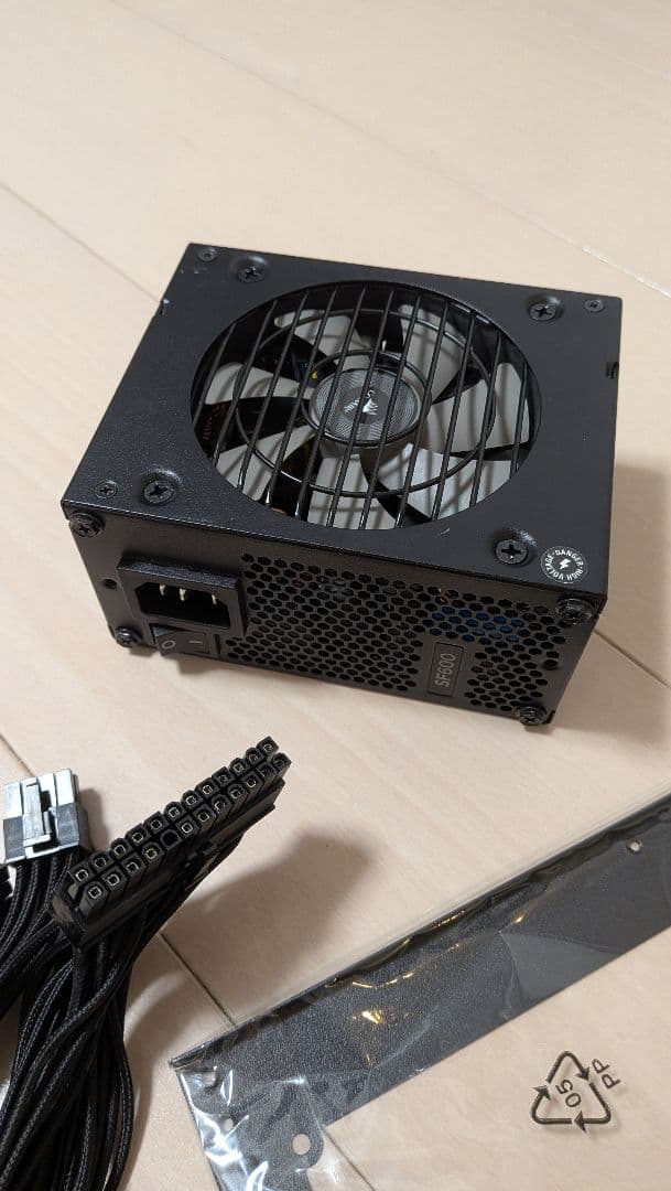 Corsair SF600 Platinum 付属品完備