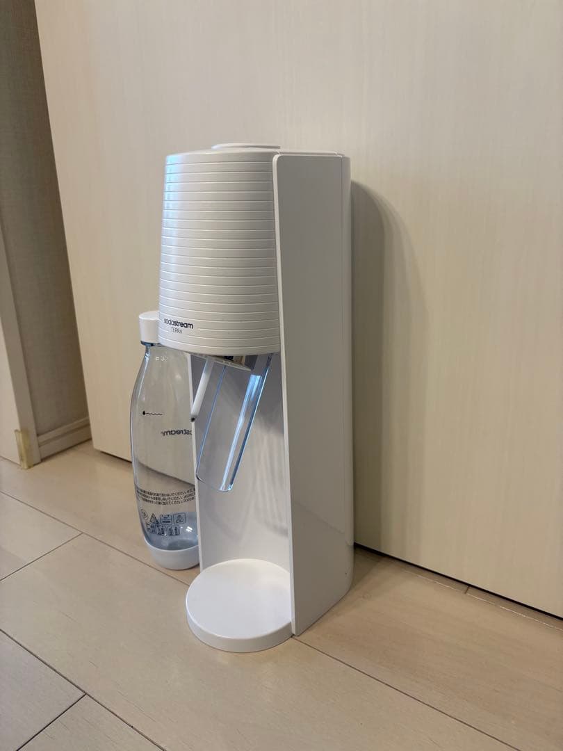 ソーダストリーム 炭酸水メーカー ボトル付き ホワイト