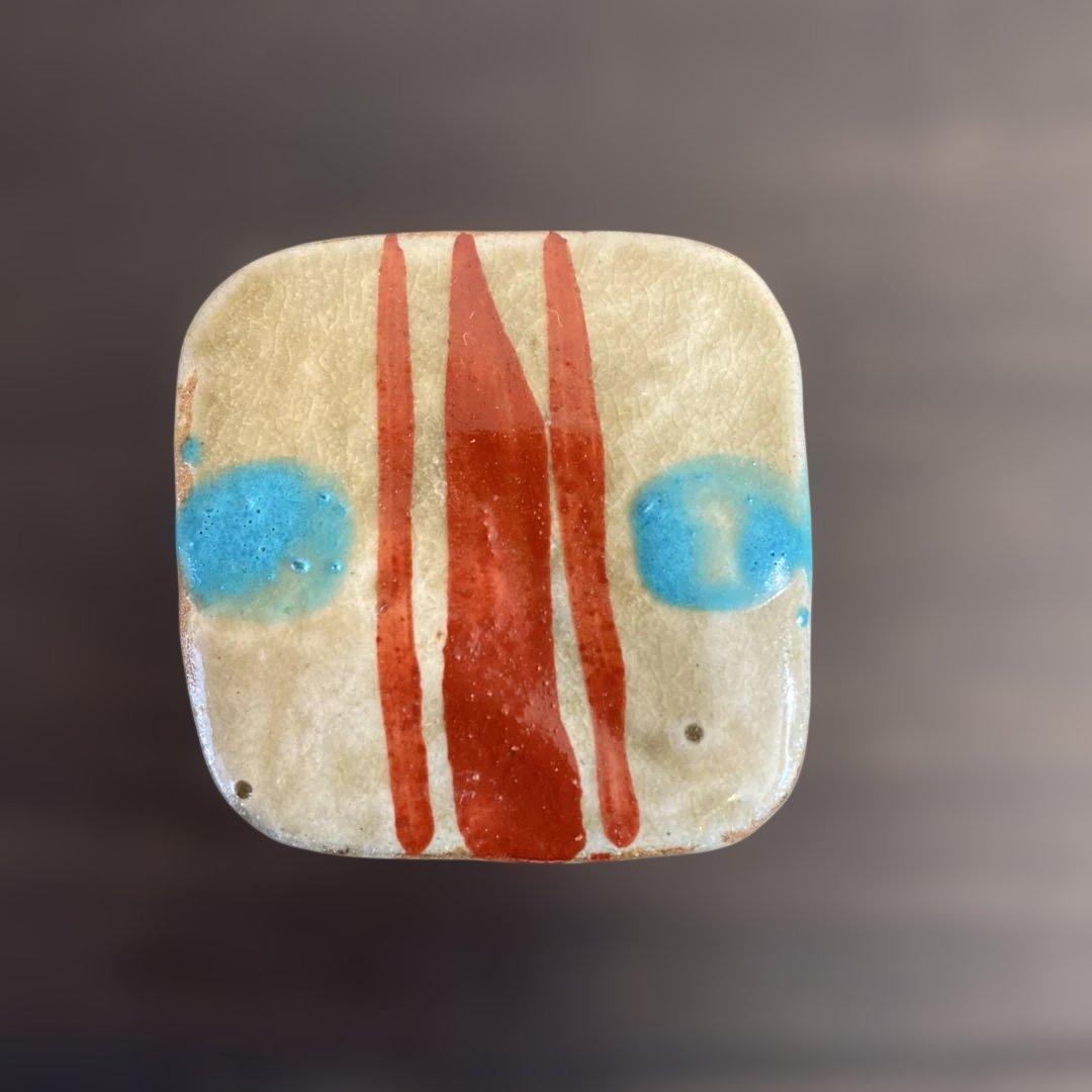 【週末限定価格】民藝　壺屋焼　やちむん　小橋川仁王　赤絵　緑釉点文　香合