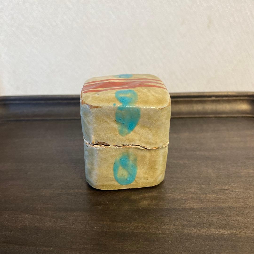 【週末限定価格】民藝　壺屋焼　やちむん　小橋川仁王　赤絵　緑釉点文　香合