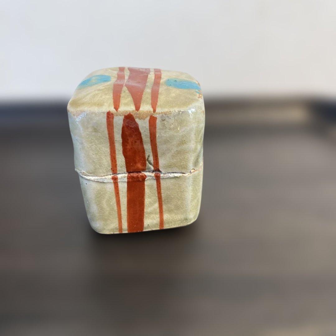 【週末限定価格】民藝　壺屋焼　やちむん　小橋川仁王　赤絵　緑釉点文　香合