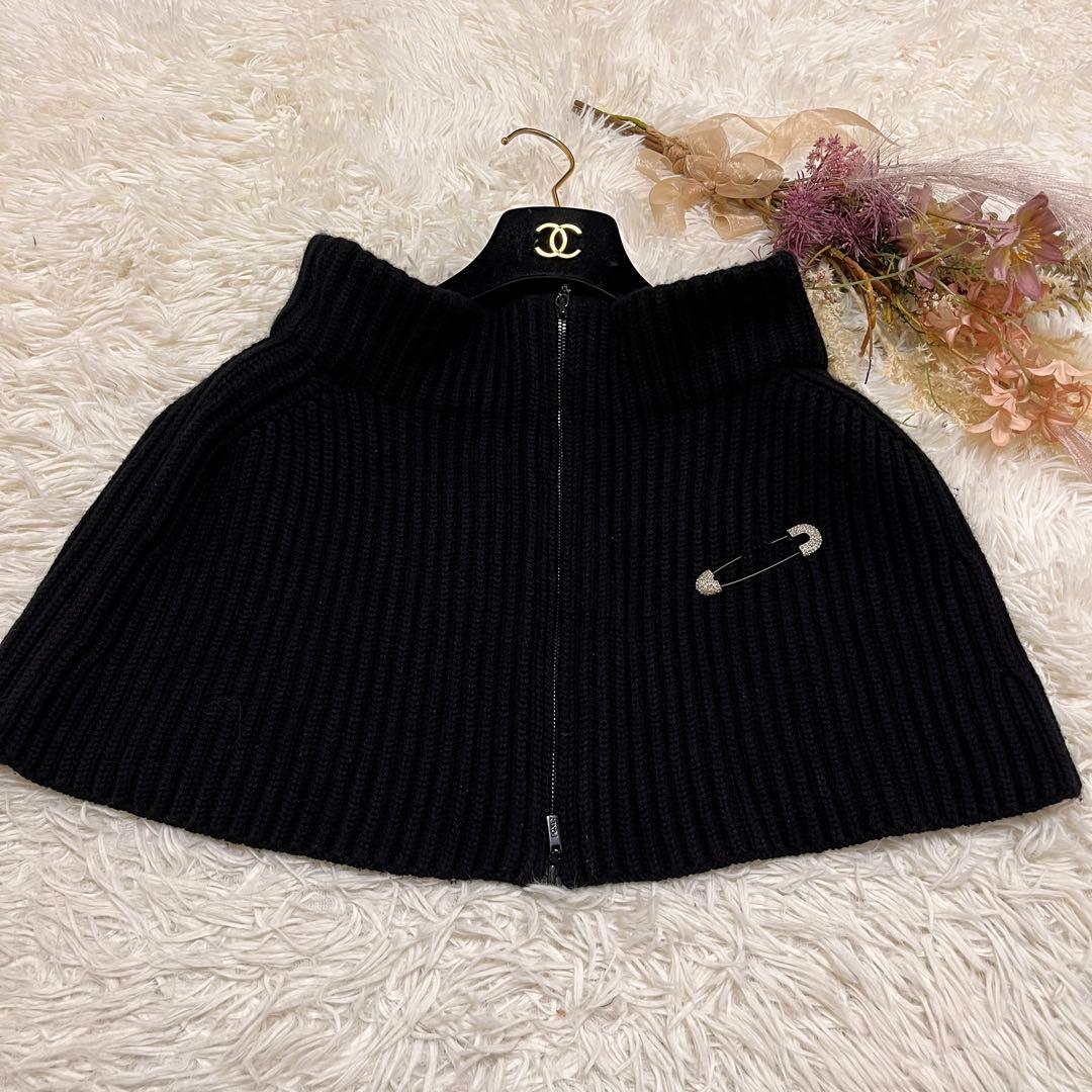 【極美品】フォクシー　カシミヤ100%　ポンチョ　羽織　近年　ピン型ブローチ付き