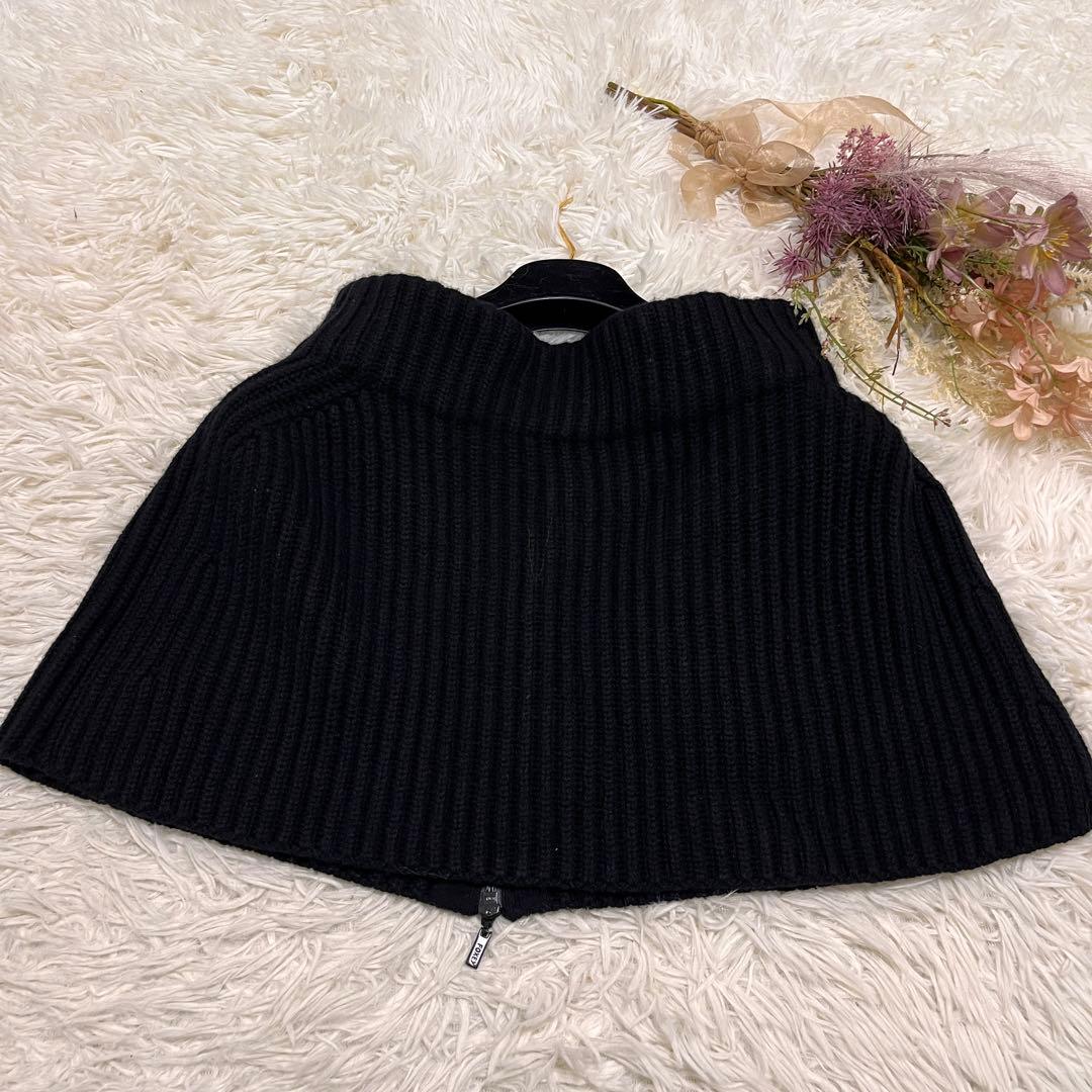 【極美品】フォクシー　カシミヤ100%　ポンチョ　羽織　近年　ピン型ブローチ付き