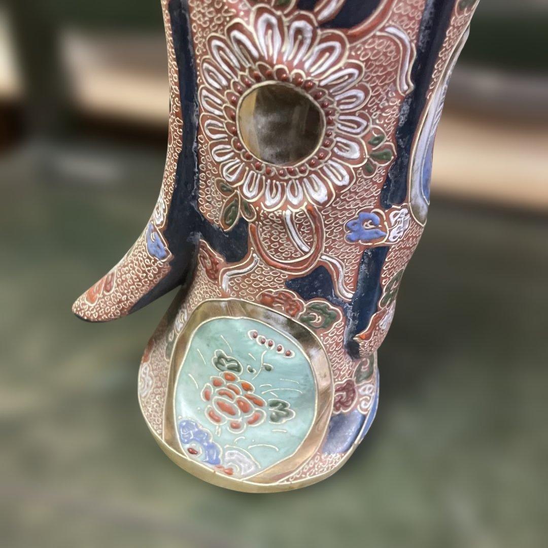 石川県九谷焼観音像　装飾的な陶器の女性像　日本美術　日本伝統工芸品