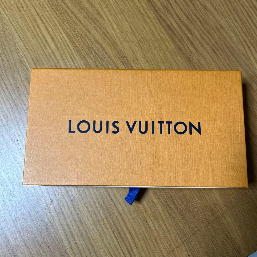 未使用LOUIS VUITTON キャラクター長財布 ホワイト　袋付き
