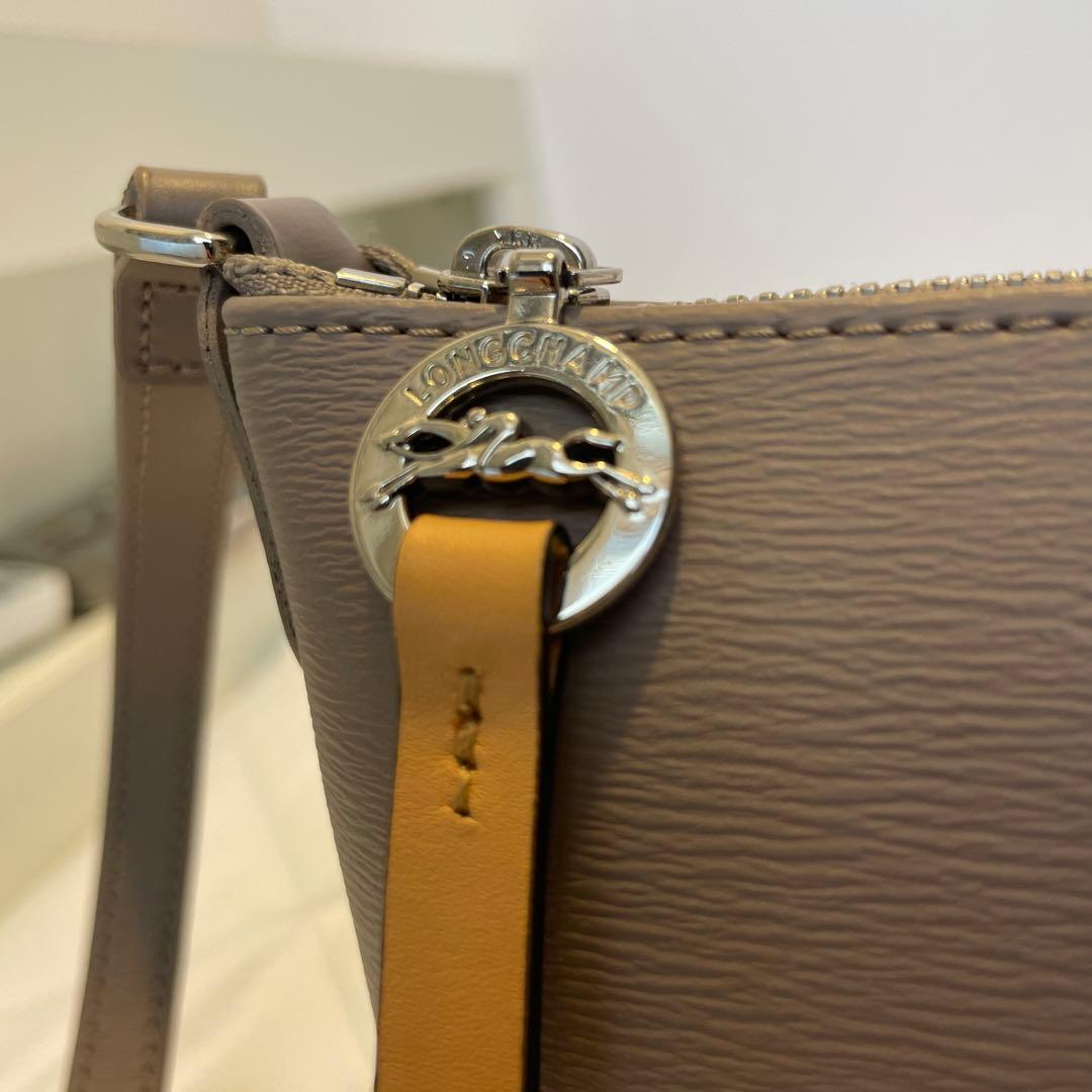 美品　ロンシャン ル・プリアージュCITY トープ　ショルダー　人気色