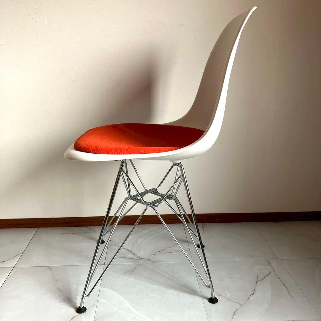 イームズ サイドシェルチェア Vitra社