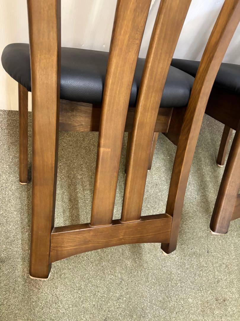 ① ダイニングチェア　２脚セット