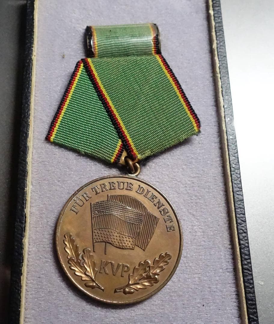 KVP　精勤メダル　略綬　ケース付き　東ドイツ　東独　DDR