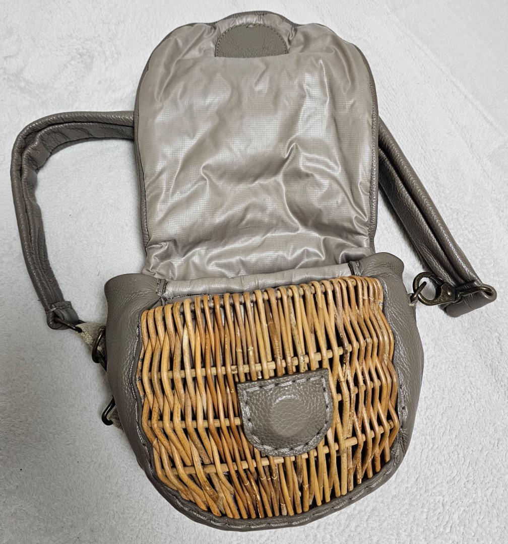 エバゴス／フニュ・シュリンク・ボディバッグＳ