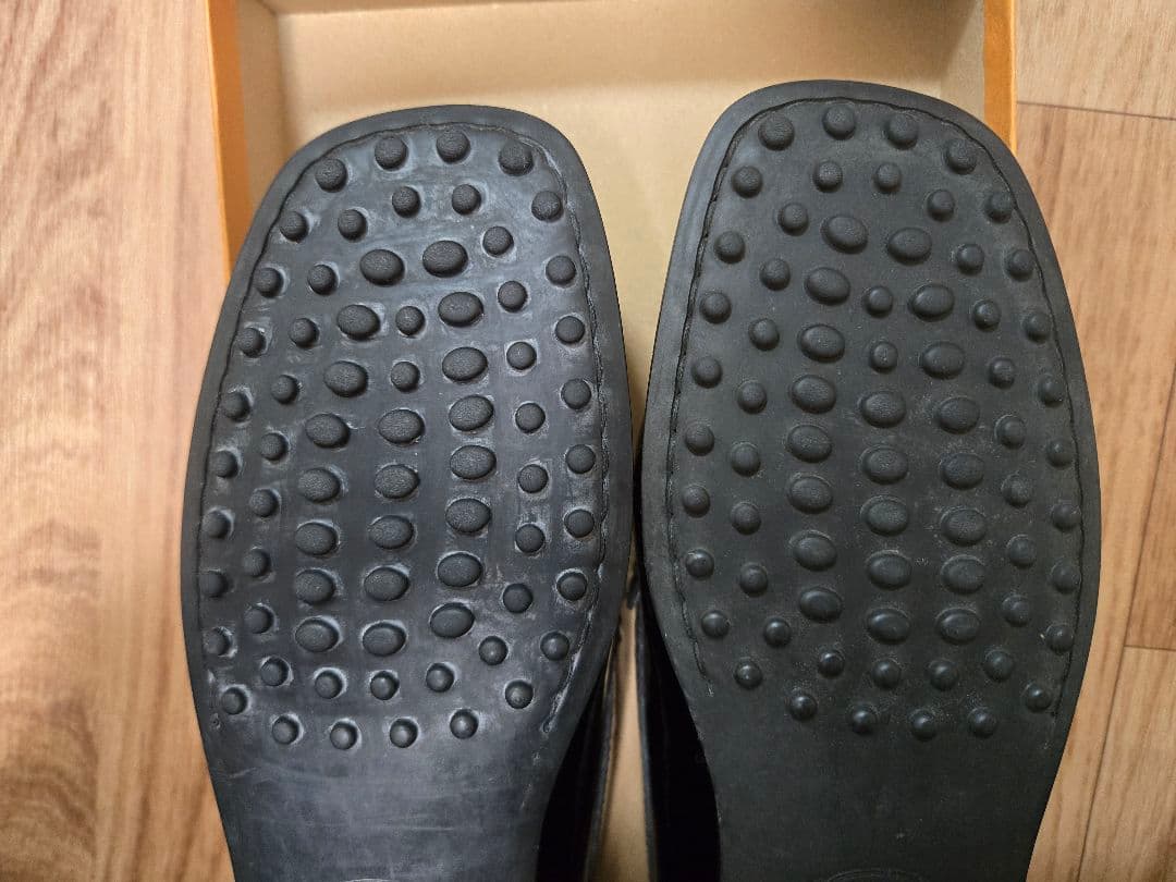 007　TOD'S 　ドライビングシューズ エナメル