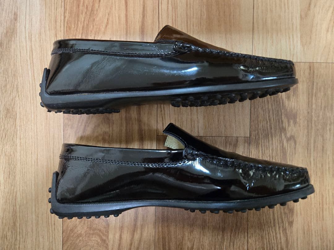 007　TOD'S 　ドライビングシューズ エナメル