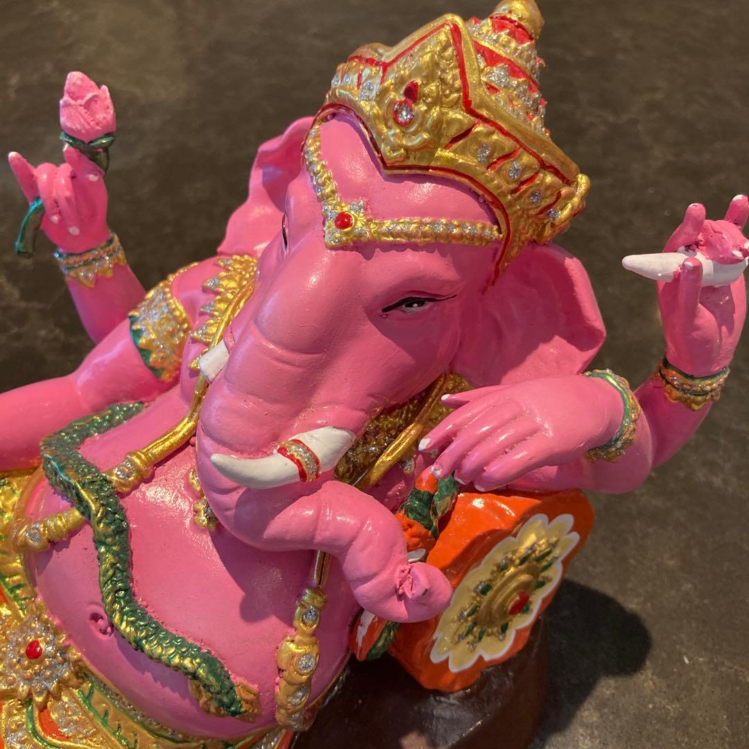 【新品未使用】ピンクのガネーシャ　タイ　置物　＆スティッカー！