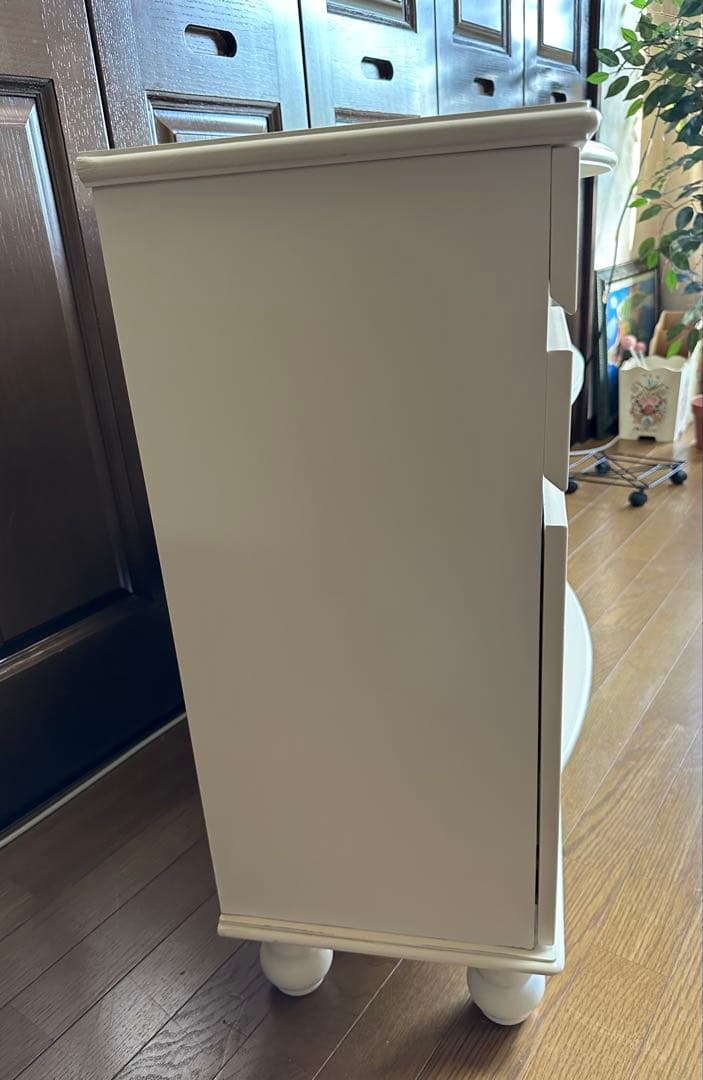 Kiyoka アンティーク　オフホワイト花柄キャビネット　チェスト