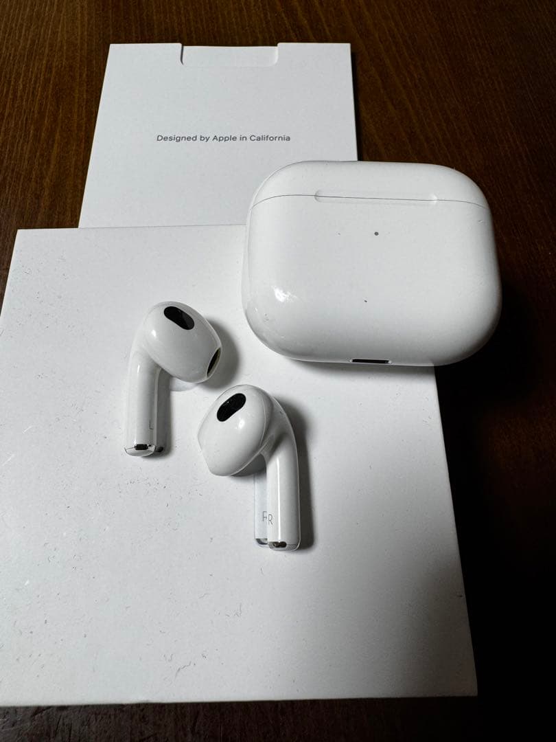 AirPods 3世代　エアポッズ