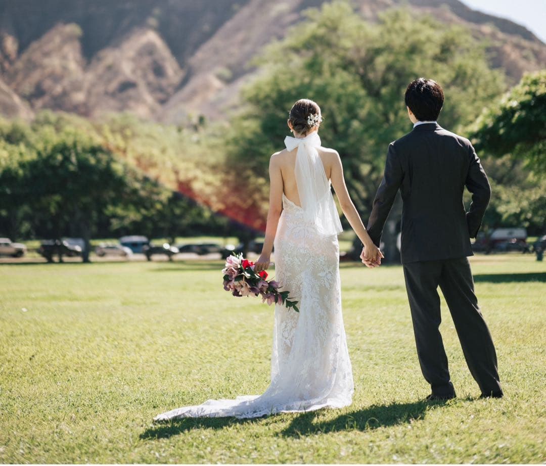 ウェディングドレス　総レース　バックオープン　マーメイドドレス